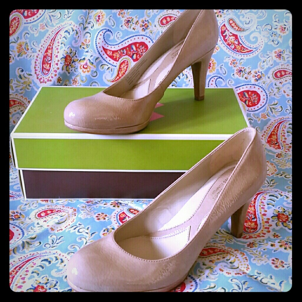 Naturalizer Lennox Taupe Heels